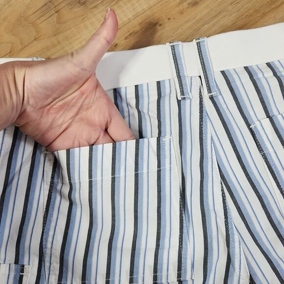 🔺️Lee Blue & White Striped Mid-Rise Cargo Shorts Size 10 - Picture 8 of 11